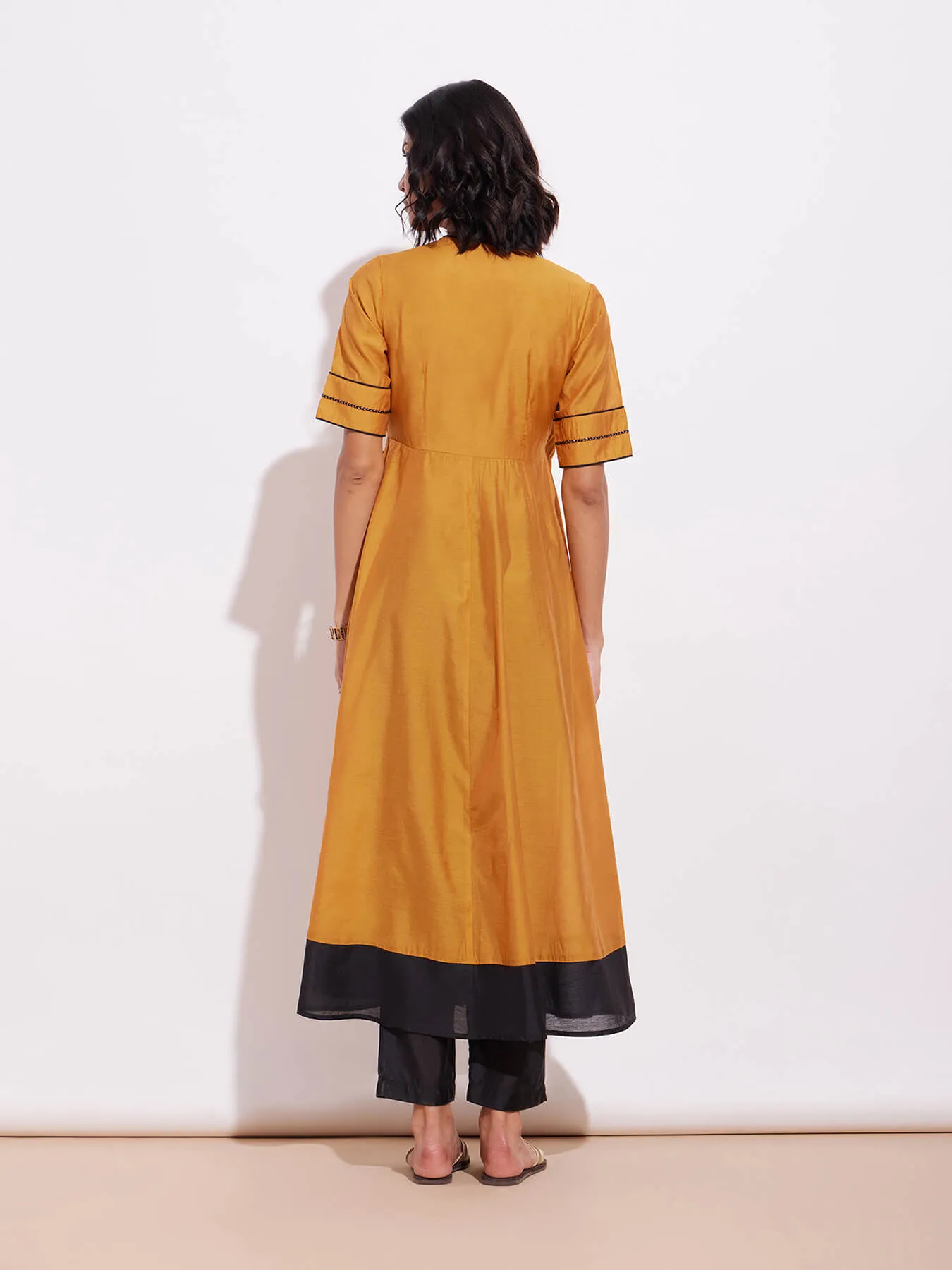 Chanderi Colourblock Kurta Set - Mustard & Black