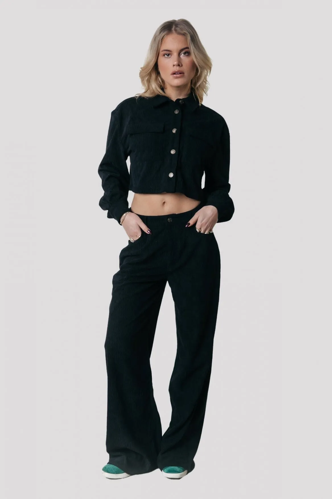 Gaias Corduroy Pants | Black