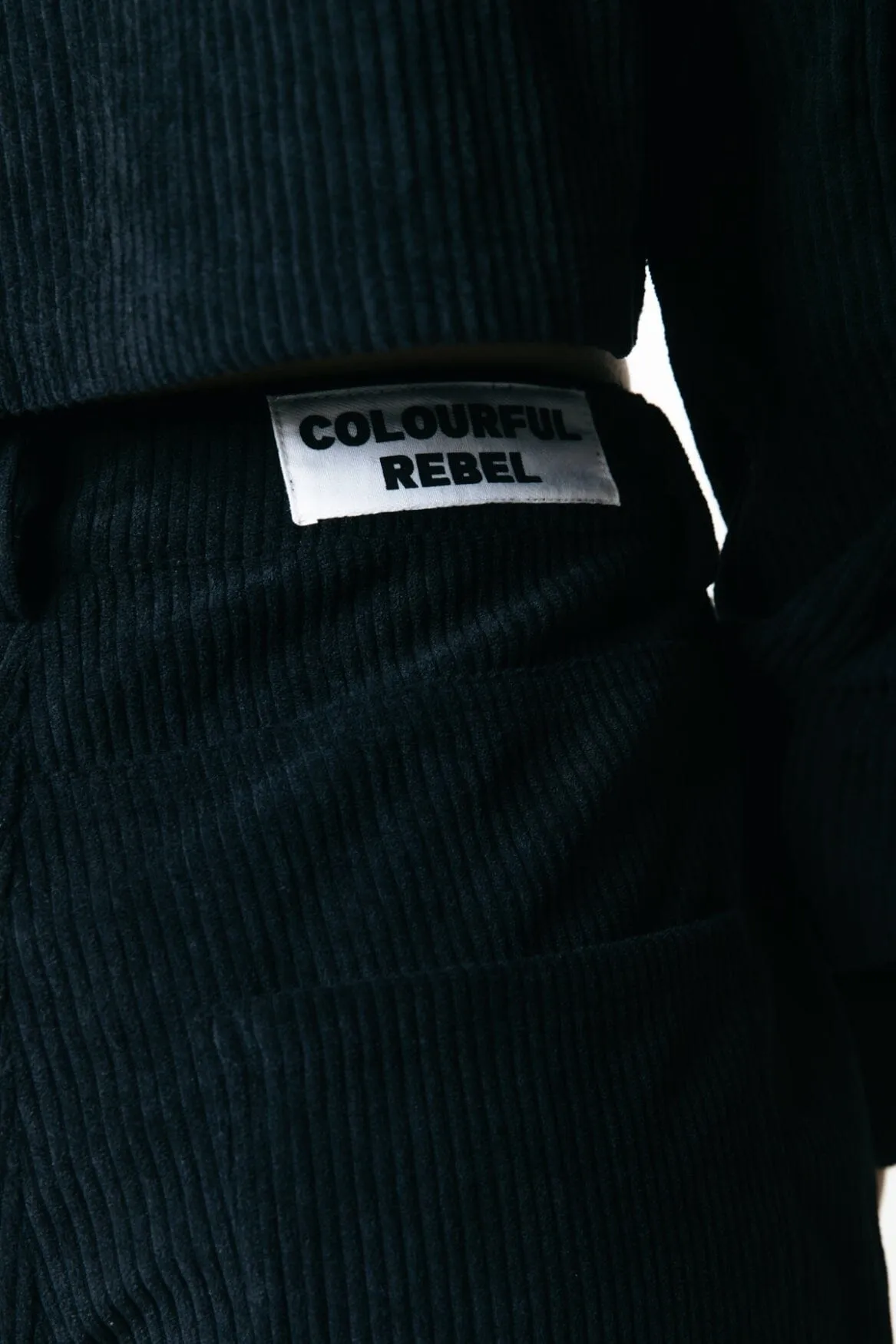 Gaias Corduroy Pants | Black