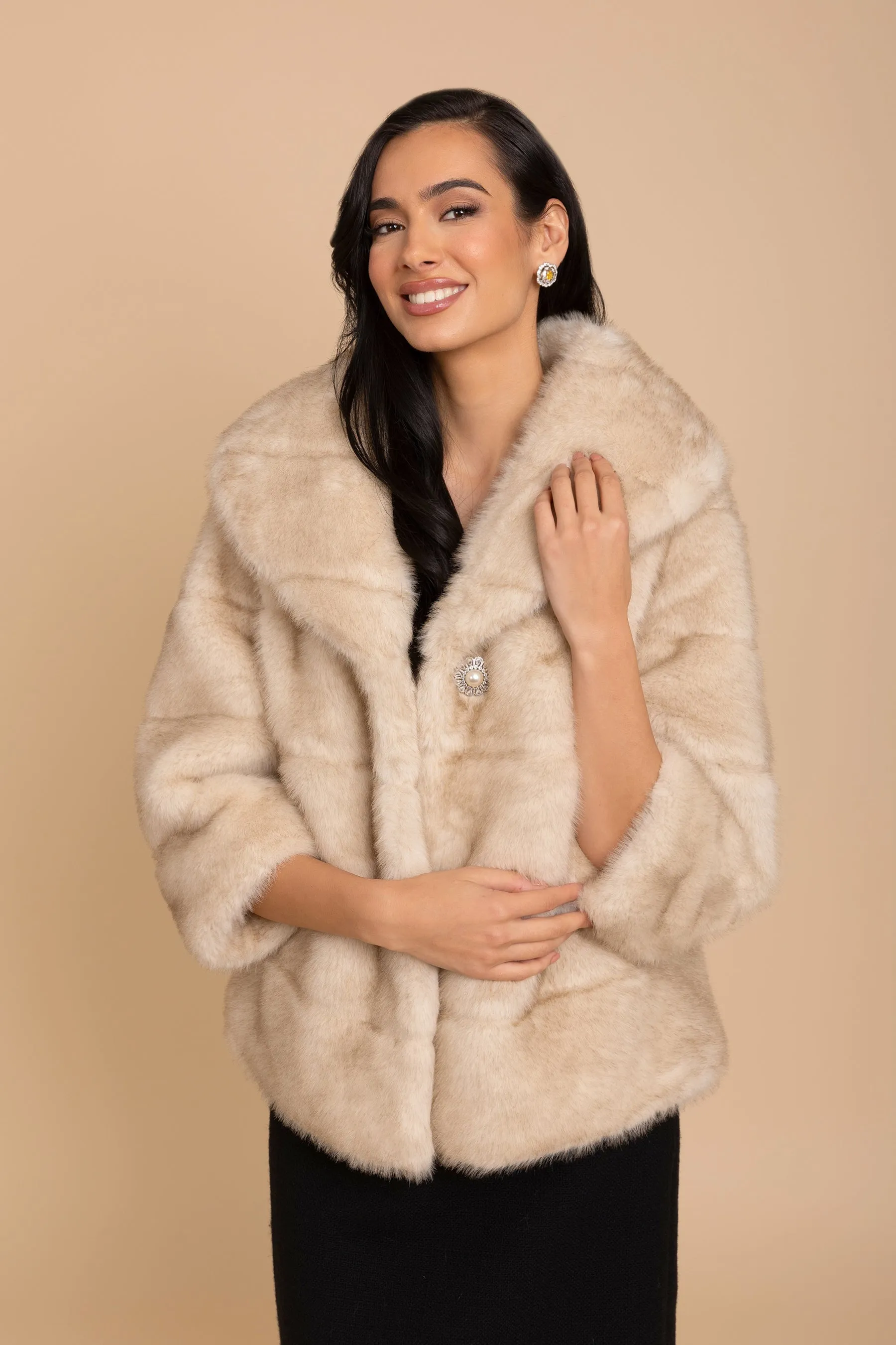 'Hollywood' Cropped Faux Fur Coat in Crema