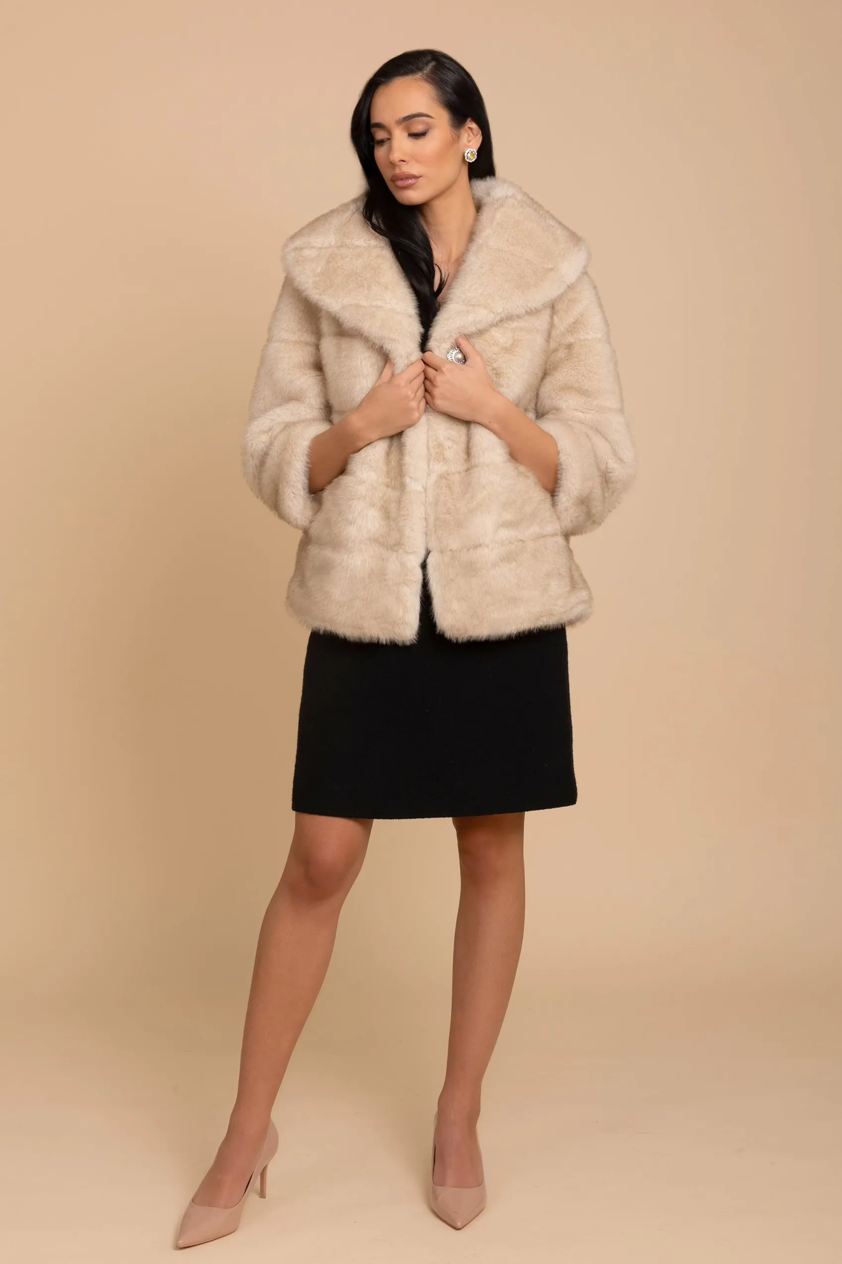'Hollywood' Cropped Faux Fur Coat in Crema