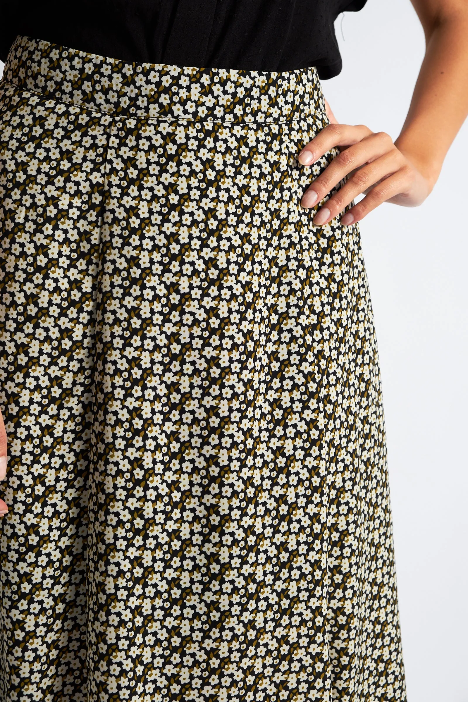 Kiyo Floral Print Midi Skirt