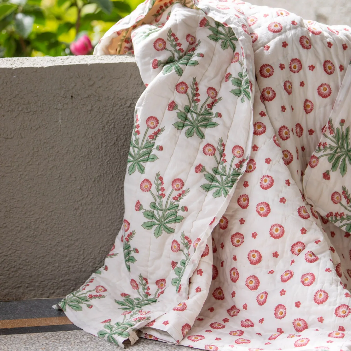 Mandalay Designs Seaweed Flower Quilt