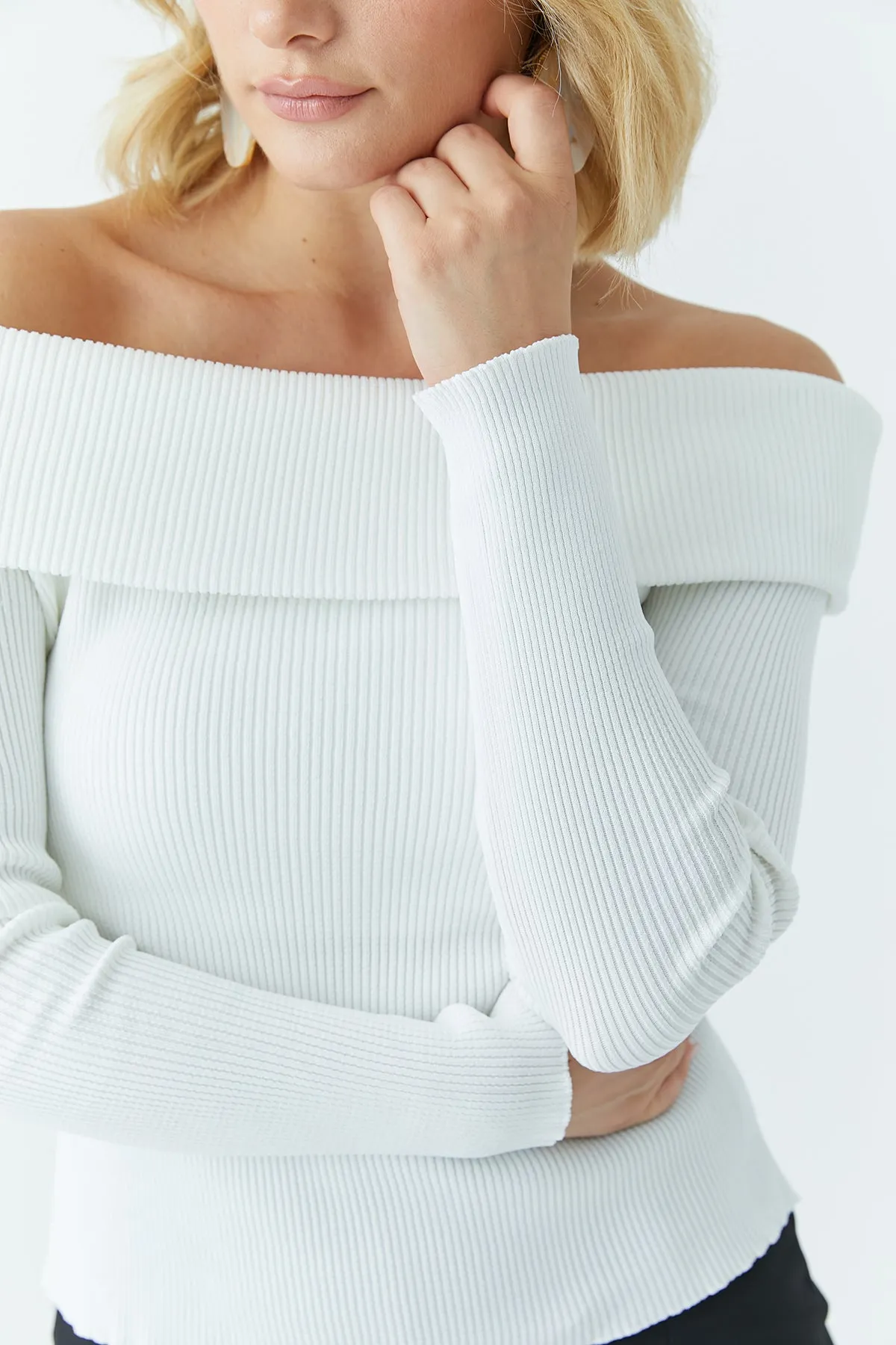 MPL Women's Turtleneck Sweater 5609 - Temple