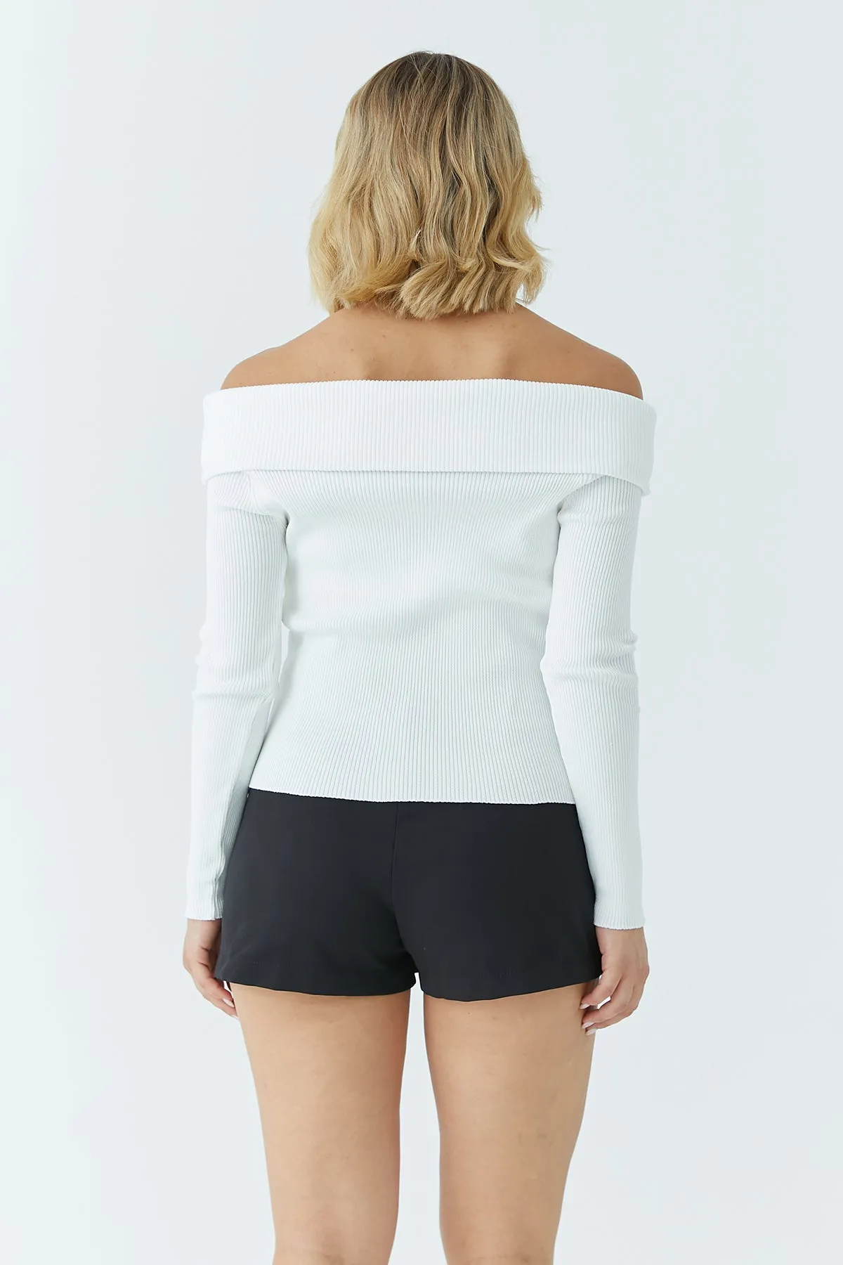 MPL Women's Turtleneck Sweater 5609 - Temple