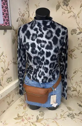 Olivia Rae Gray Tops, Large