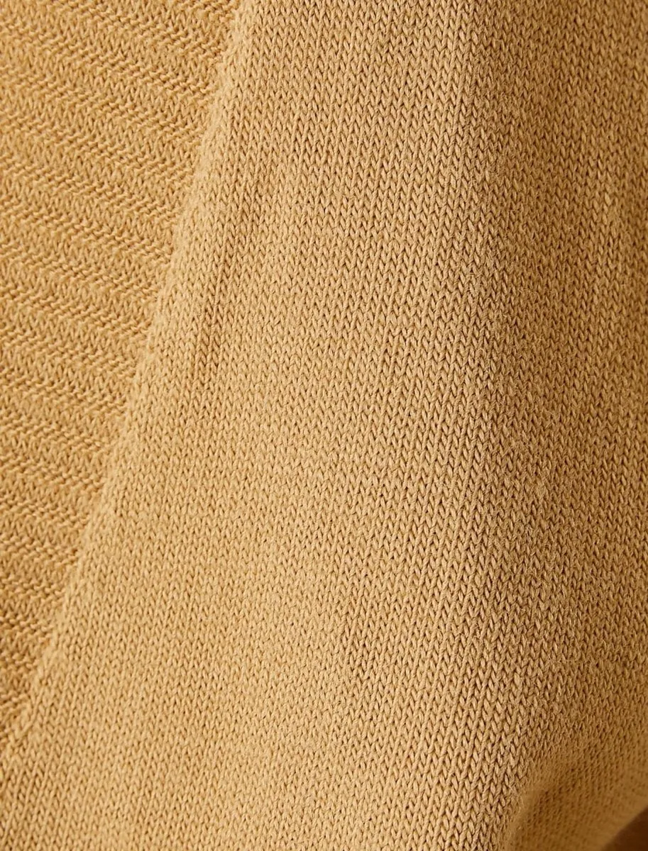 Oversized Sweater Vest in Camel