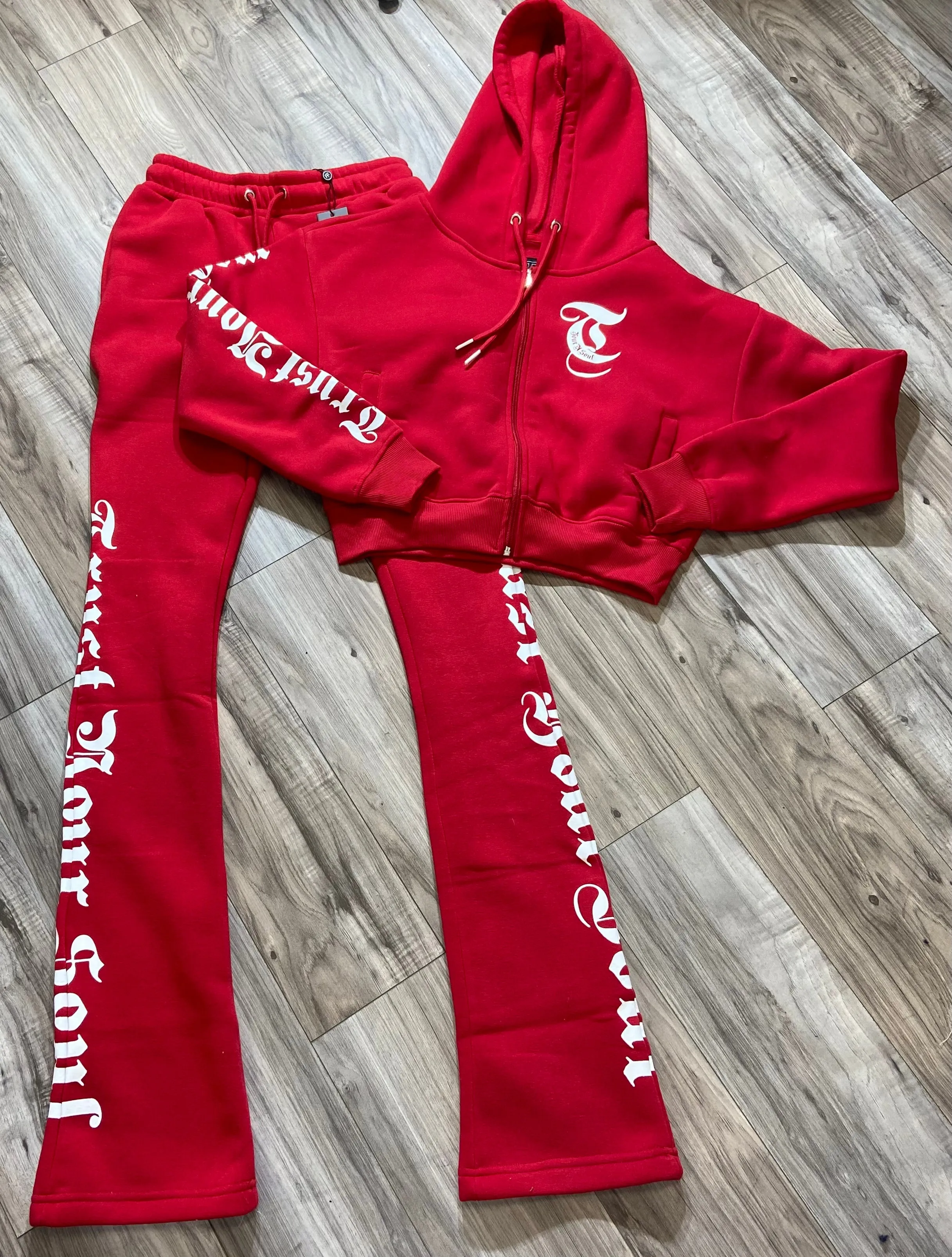 REDFOX "TRUST YOUR SOUL" FLEECE CROP JACKET W/ STACKED PANTS (RED)