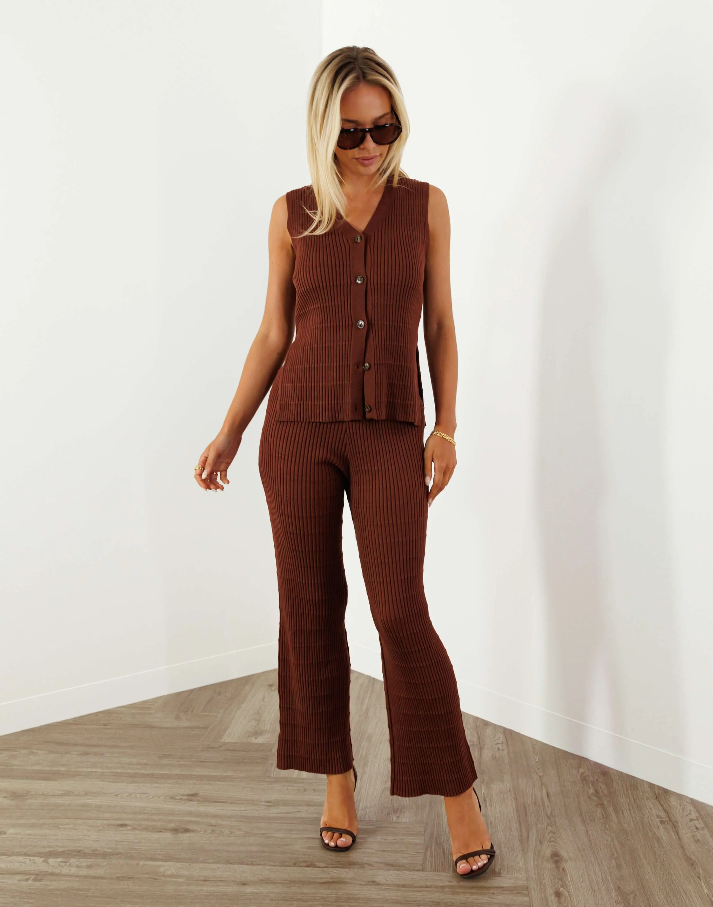 Shane Vest - Relaxed Knitted Vest - Chocolate