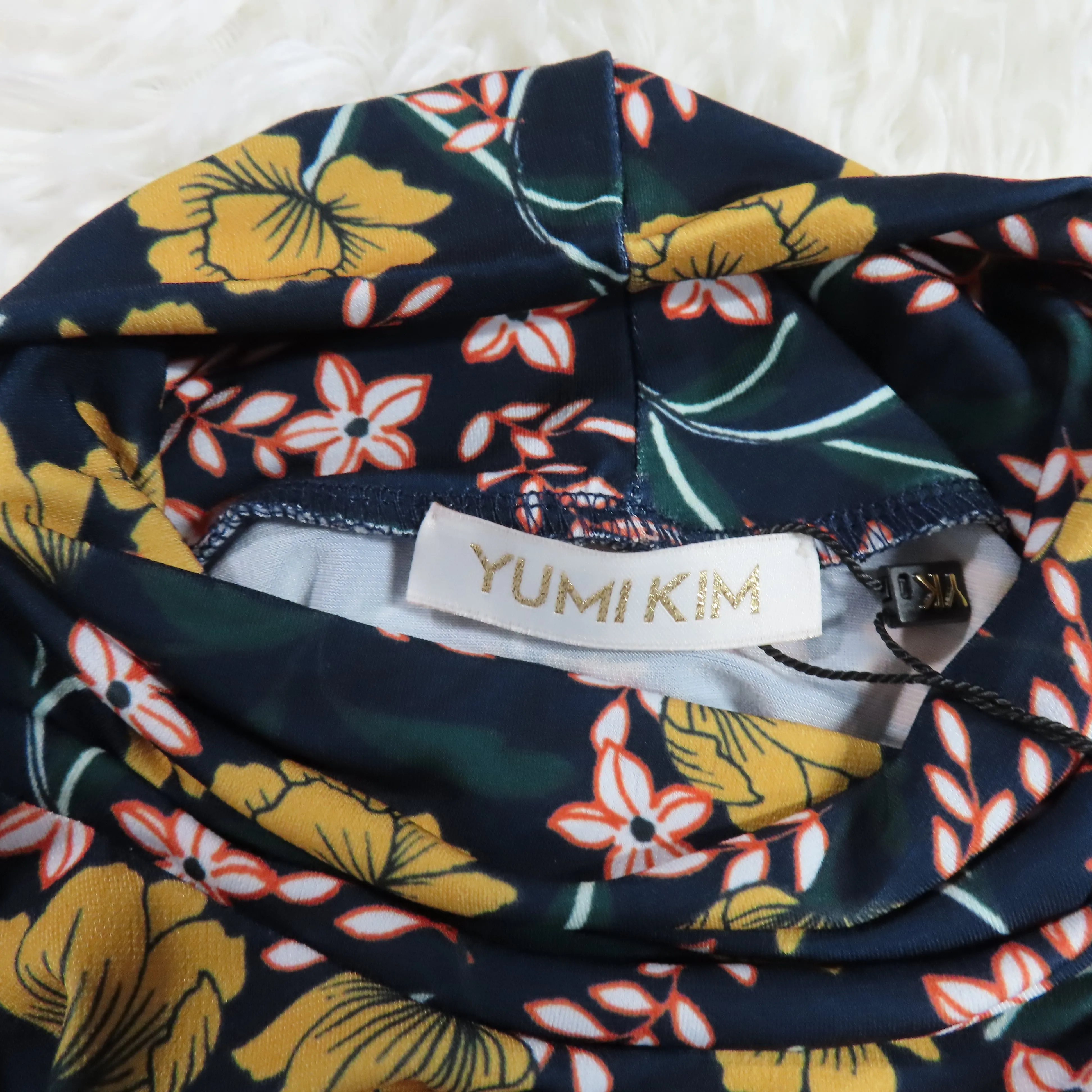 Yumi Kim Navy Blue Floral Country Escape Oh La La Turtleneck Long Sleeve Top Size Small
